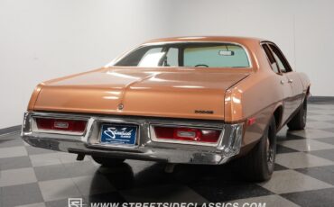 Dodge-Coronet-1974-Sedan-11