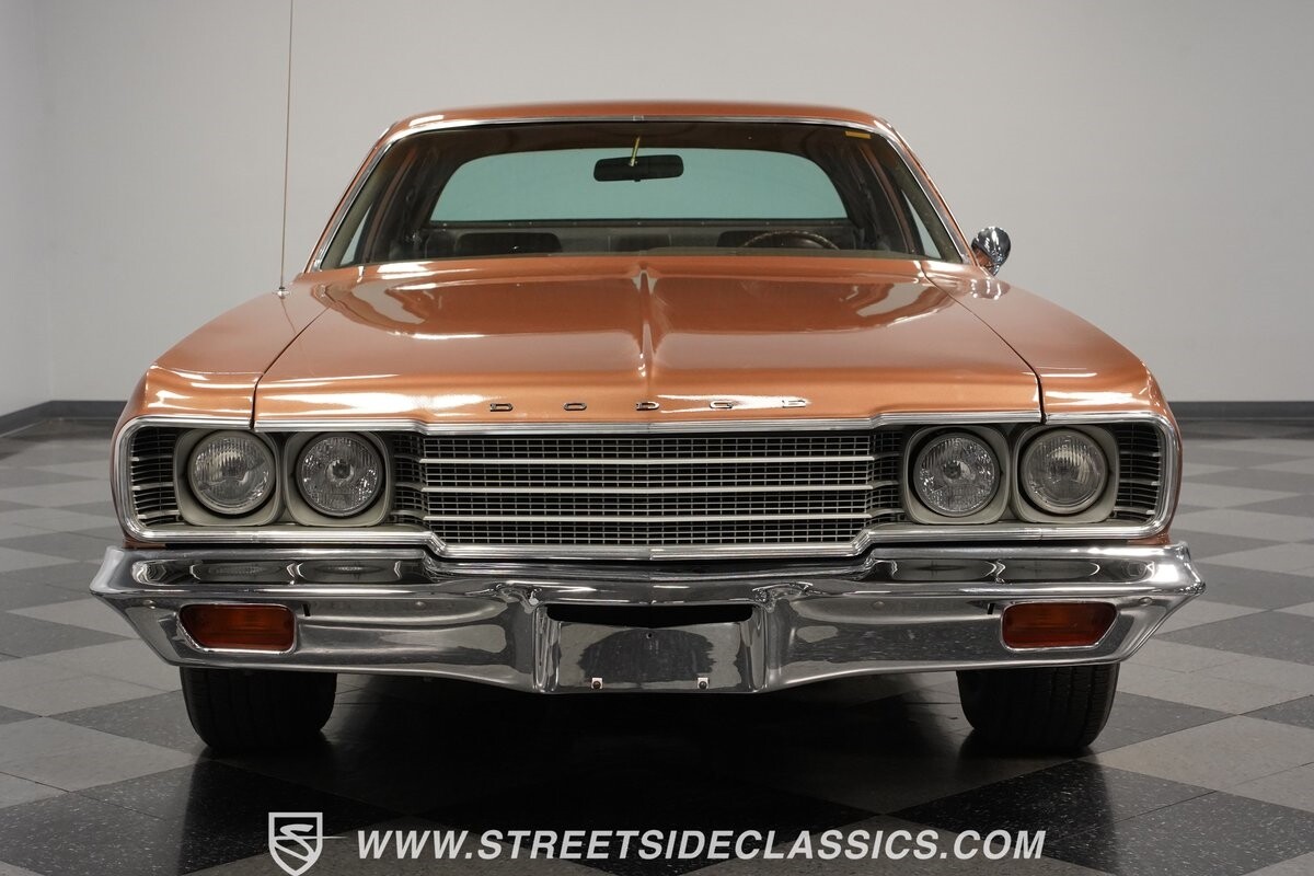 Dodge-Coronet-1974-Sedan-17