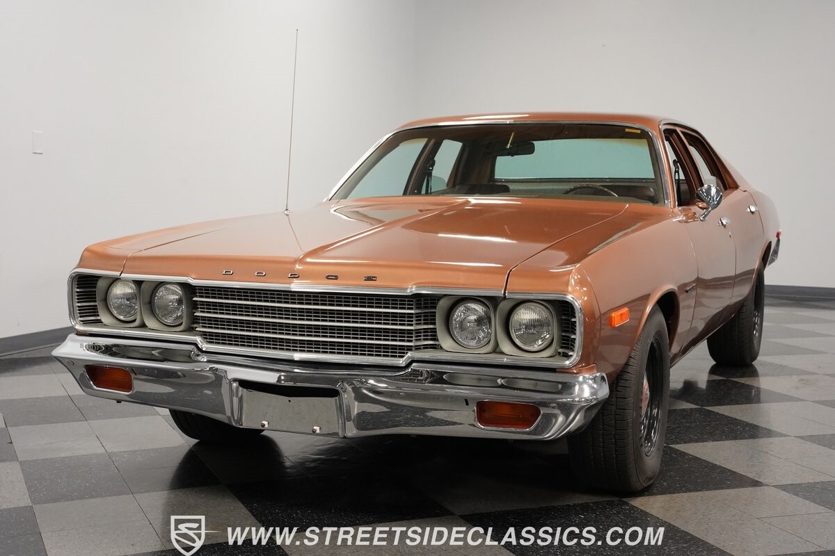 Dodge-Coronet-1974-Sedan-18
