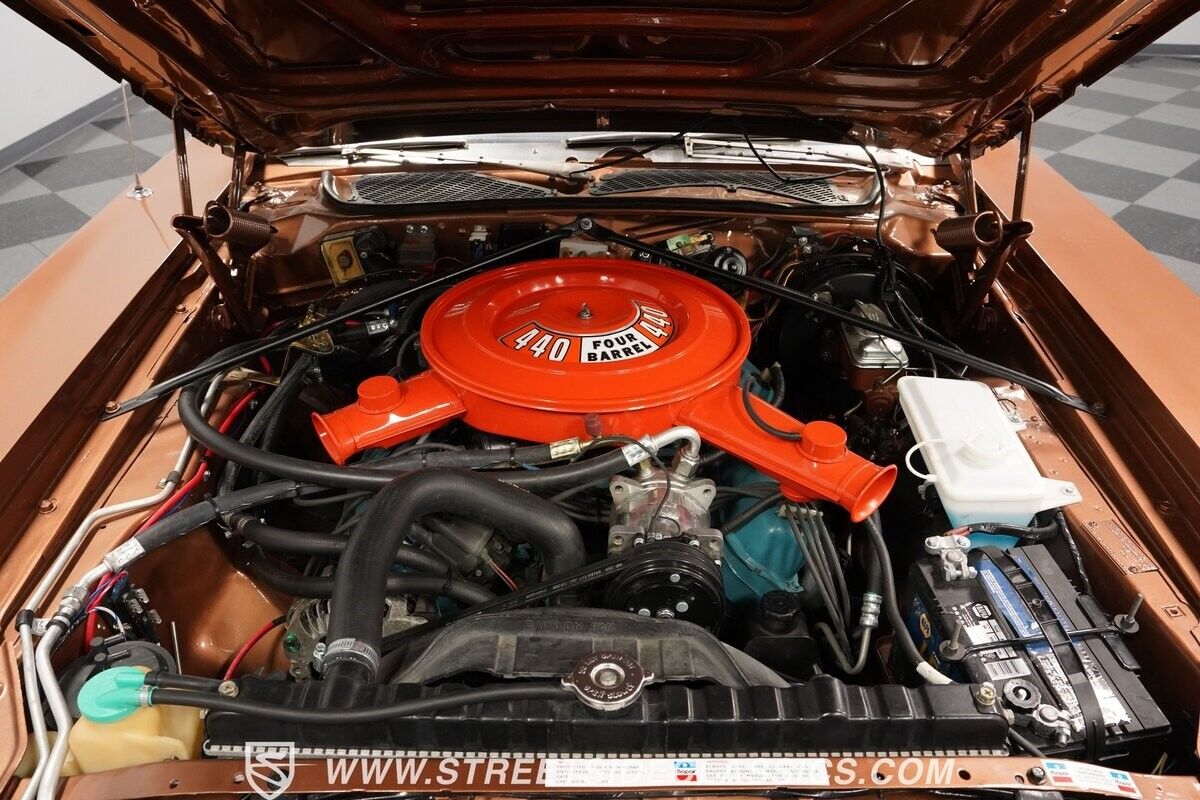 Dodge-Coronet-1974-Sedan-3