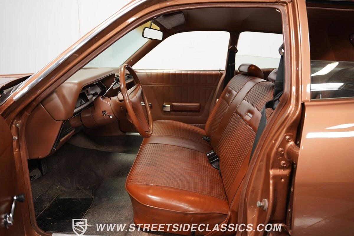 Dodge-Coronet-1974-Sedan-37