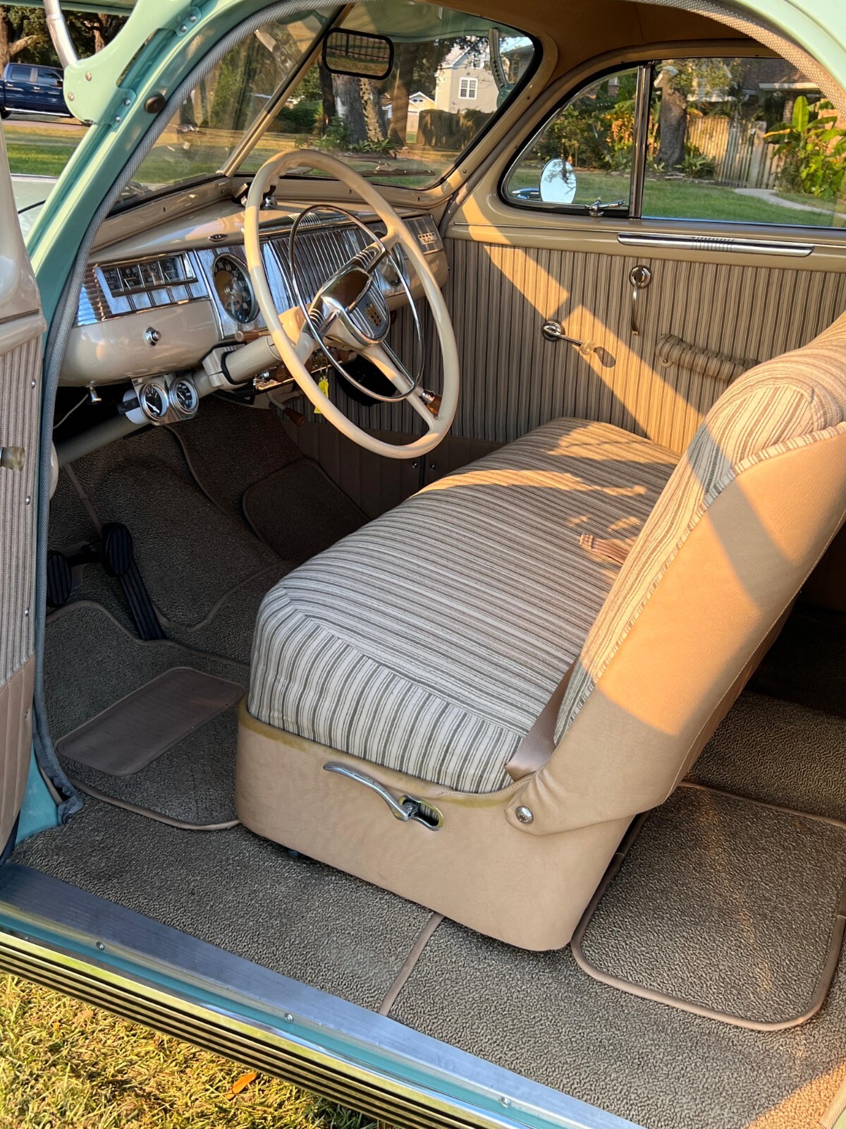 Dodge-Coupe-1946-Coupe-13