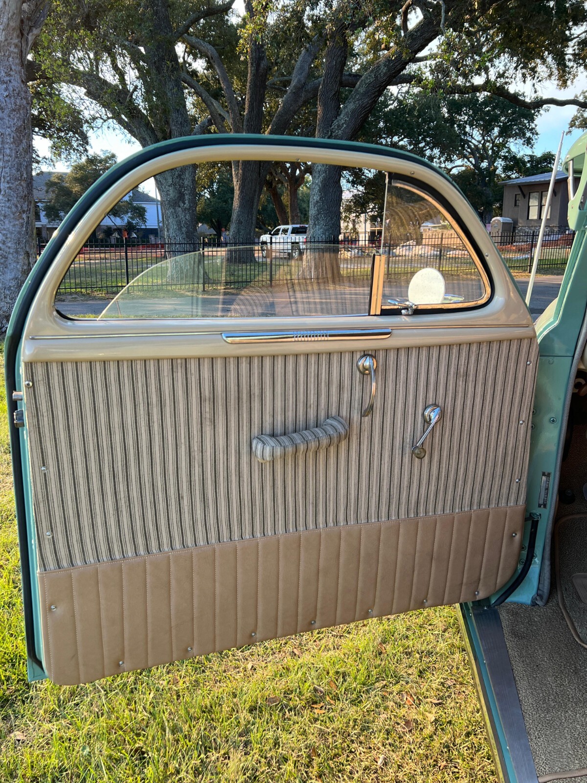 Dodge-Coupe-1946-Coupe-14