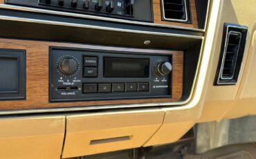Dodge-D100-Series-1987-13