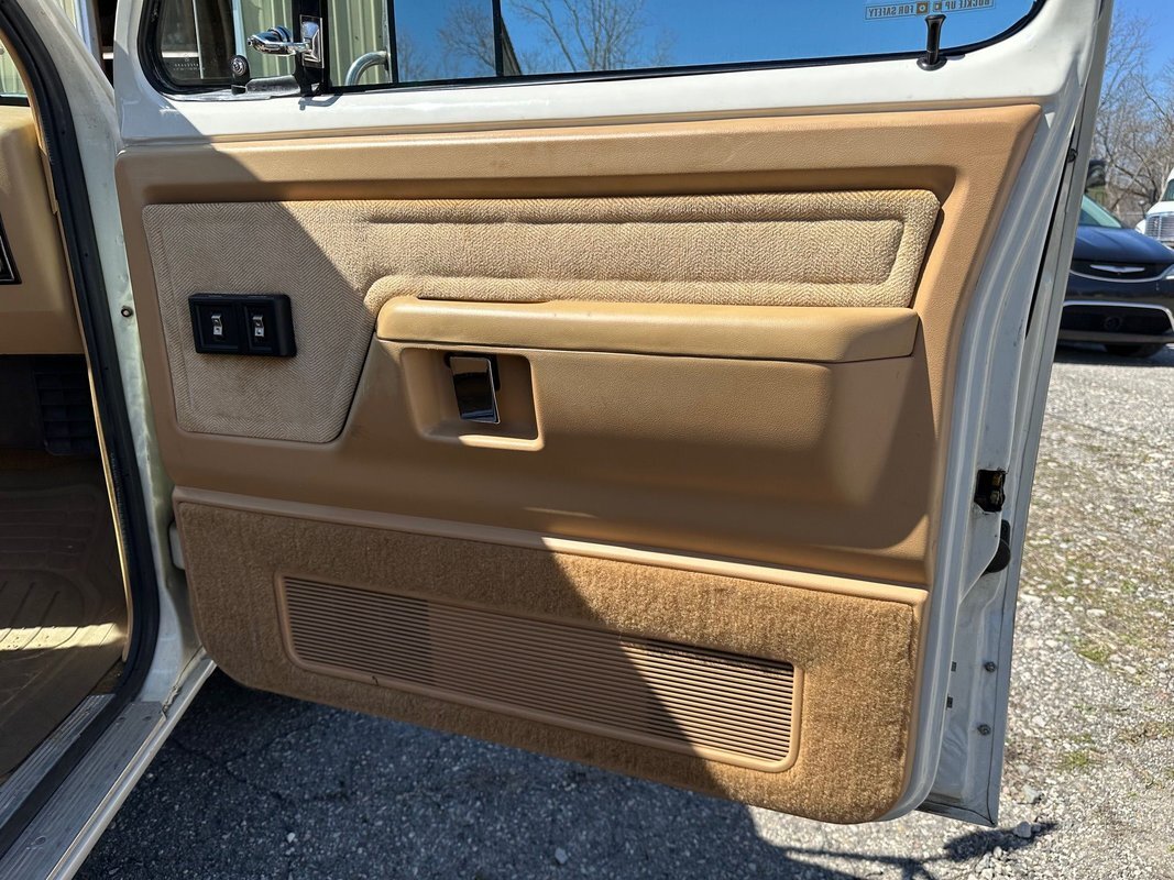 Dodge-D100-Series-1987-20