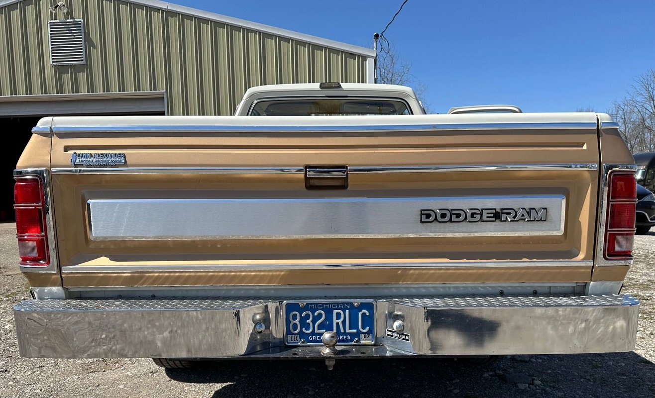 Dodge-D100-Series-1987-5