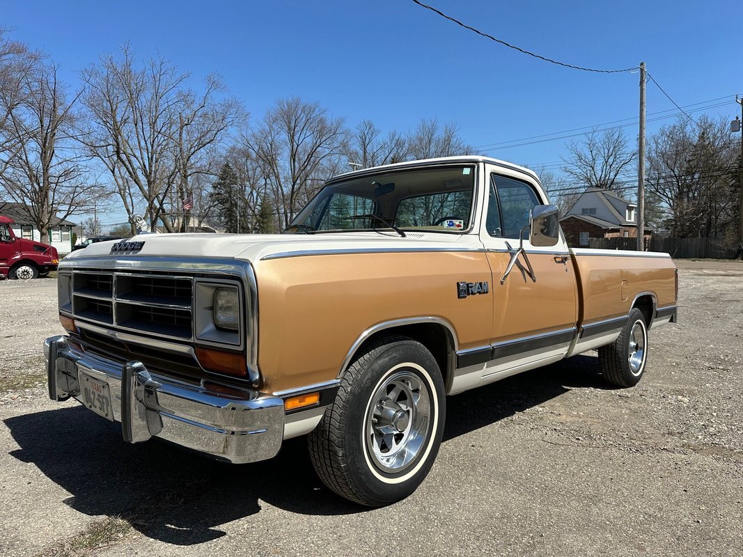 Dodge-D100-Series-1987