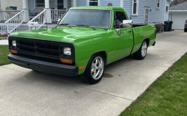Dodge-D150-1985-11
