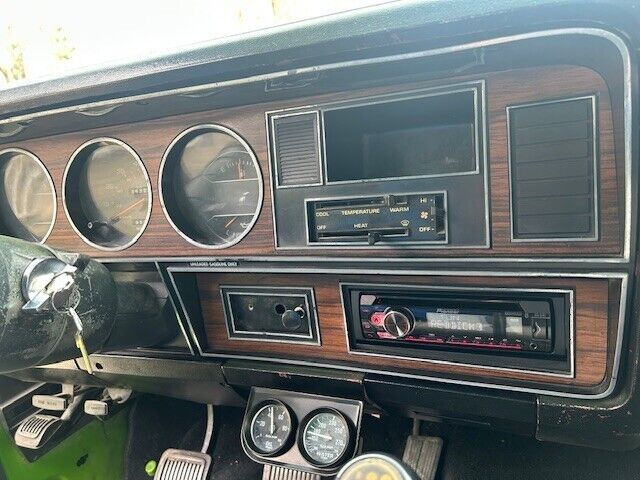 Dodge-D150-1985-14