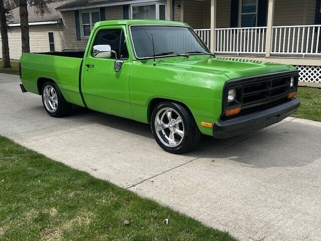 Dodge-D150-1985-3