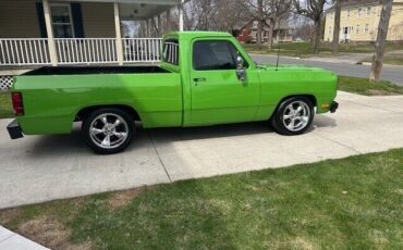 Dodge-D150-1985-8