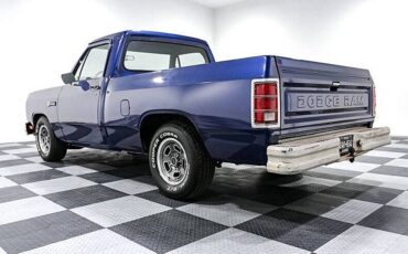 Dodge-D150-pickup-1984-blue-22