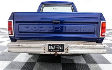 Dodge-D150-pickup-1984-blue-3