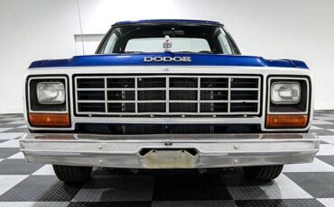 Dodge-D150-pickup-1984-blue