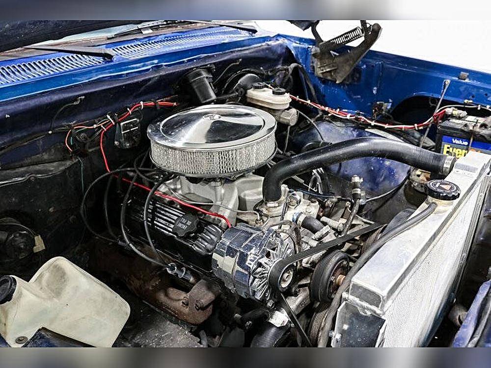 Dodge-D150-pickup-1984-blue-6