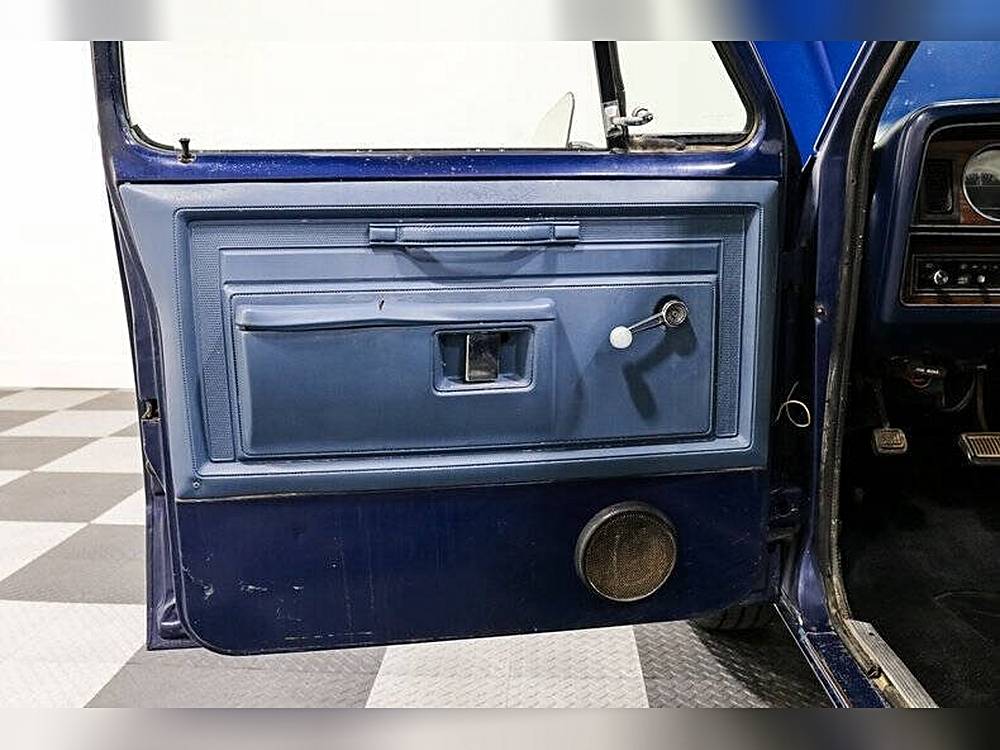 Dodge-D150-pickup-1984-blue-9
