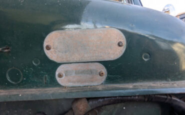 Dodge-D17-1940-Sedan-19
