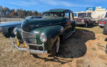 Dodge-D17-1940-Sedan-2