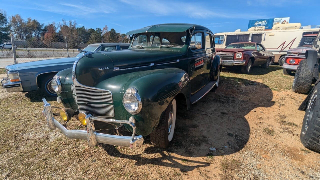 Dodge-D17-1940-Sedan-2