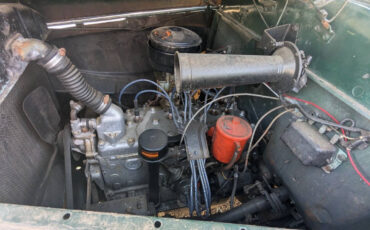 Dodge-D17-1940-Sedan-20