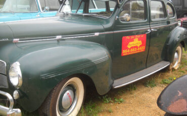Dodge-D17-1940-Sedan
