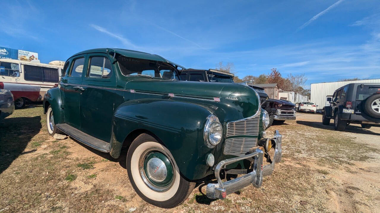 Dodge-D17-1940-Sedan-4