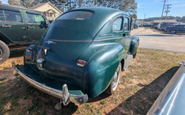 Dodge-D17-1940-Sedan-5