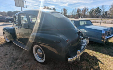 Dodge-D17-1940-Sedan-7