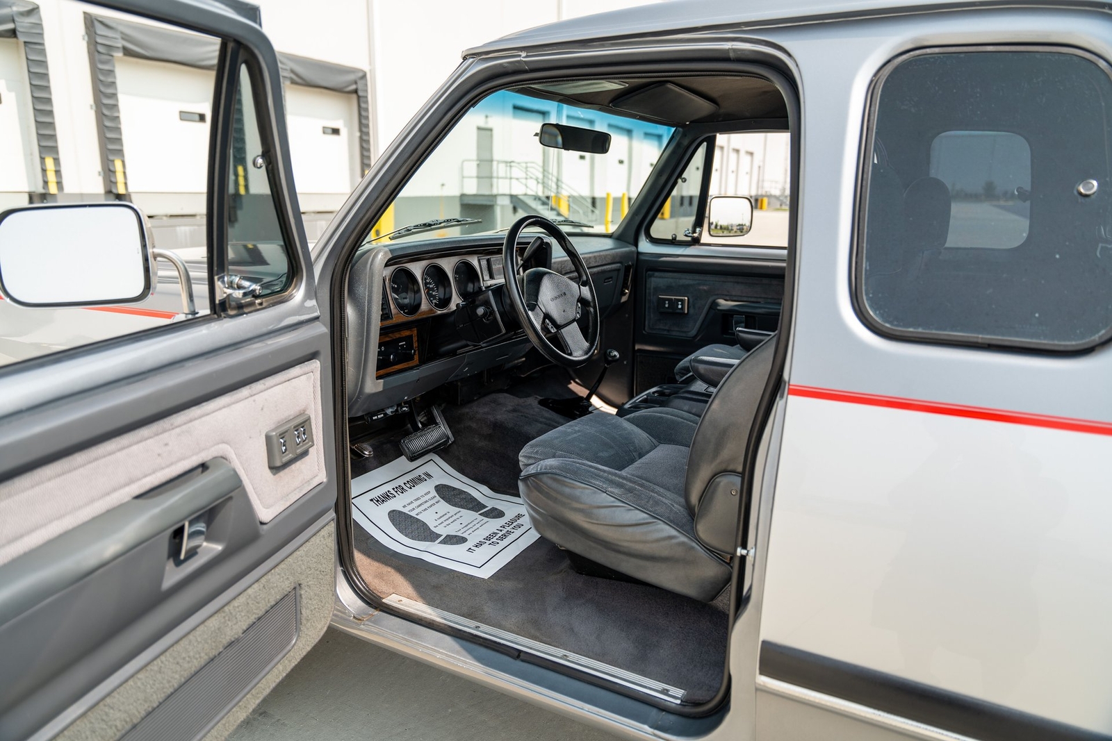 Dodge-D250-W250-1993-Pickup-Truck-28
