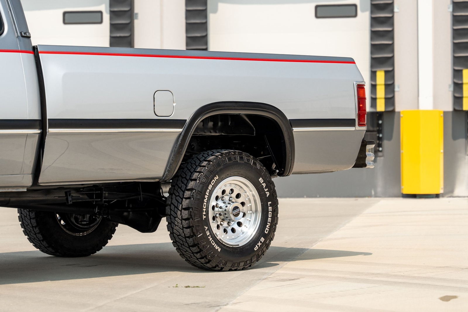 Dodge-D250-W250-1993-Pickup-Truck-3