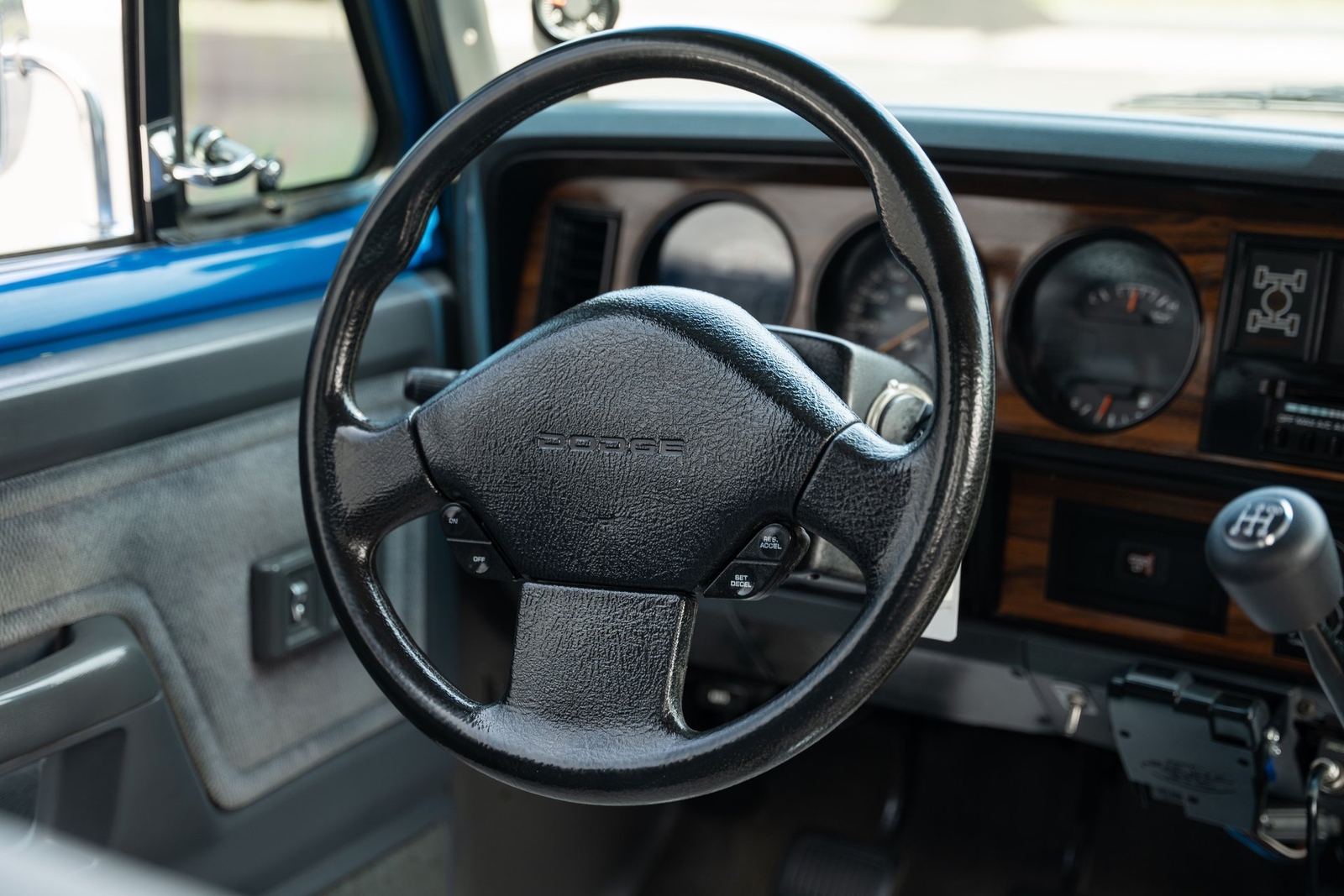 Dodge-D250-W250-1993-Pickup-Truck-30