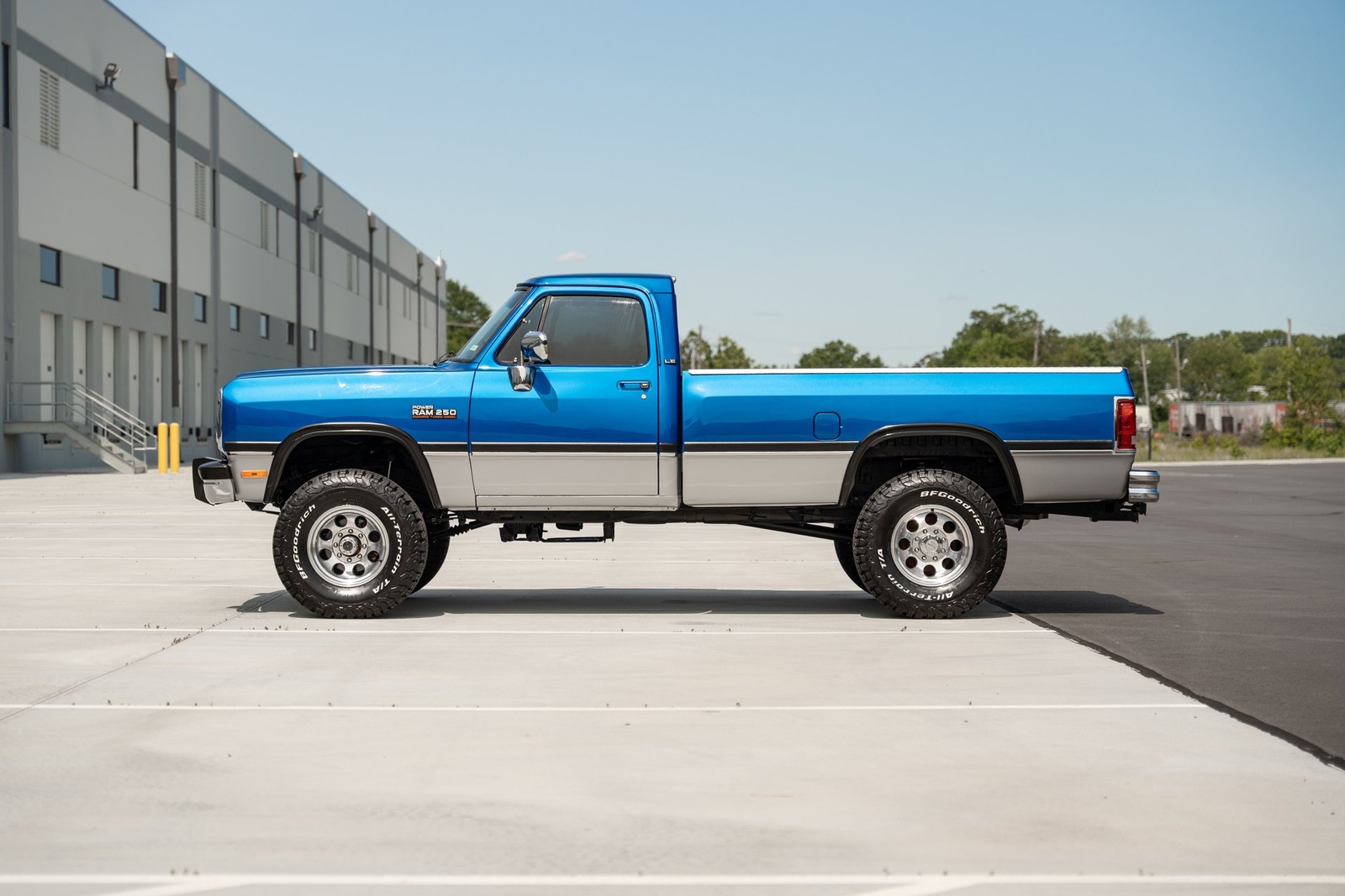 Dodge-D250-W250-1993-Pickup-Truck-32