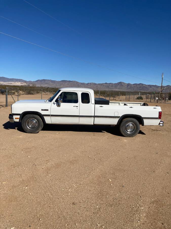 Dodge-D250-diesel-1993-white-1