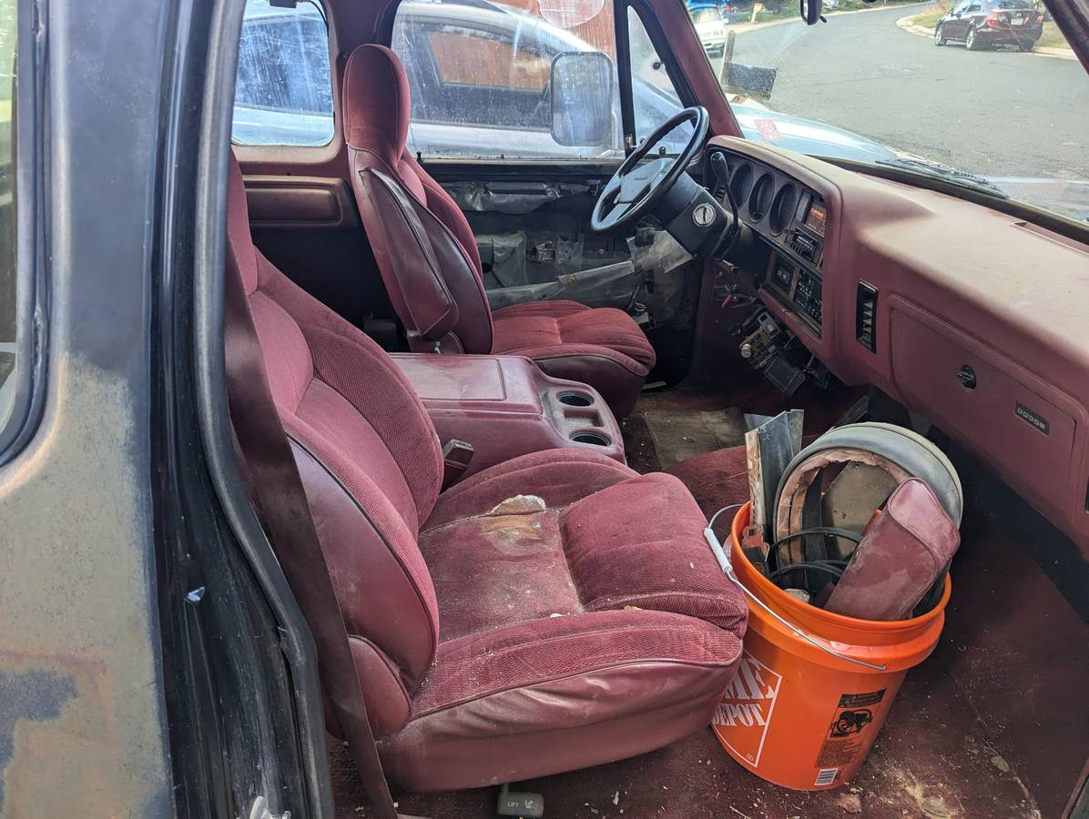 Dodge-D350-diesel-1992-black-10