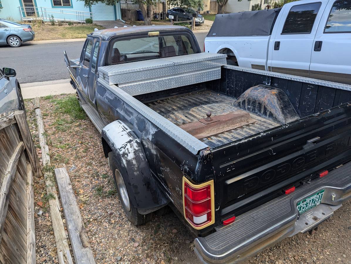 Dodge-D350-diesel-1992-black-6