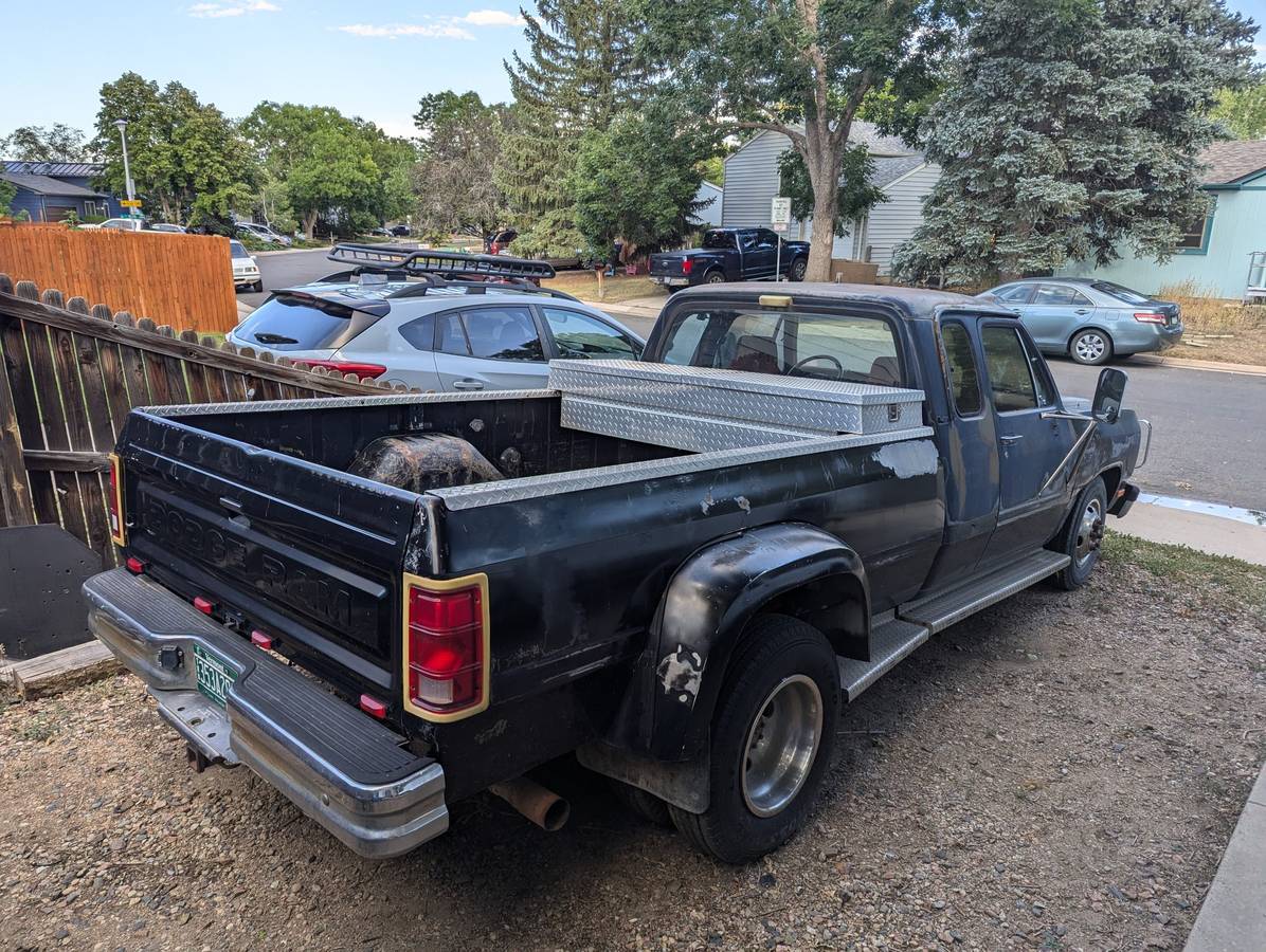 Dodge-D350-diesel-1992-black-7