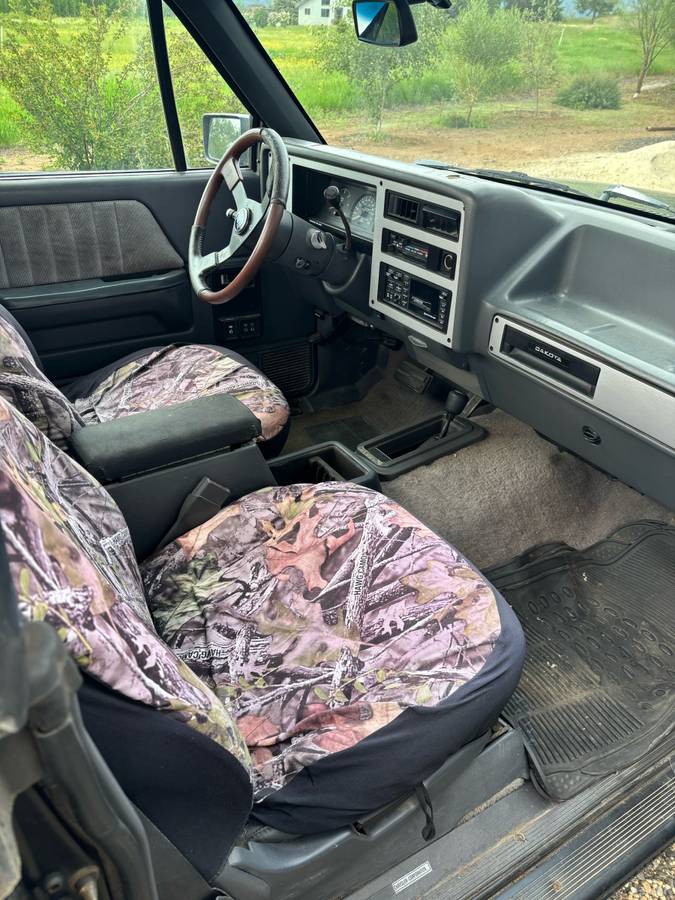 Dodge-Dakota-sport-1990-black-3