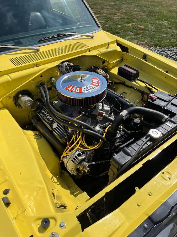 Dodge-Dart-1970-yellow-2