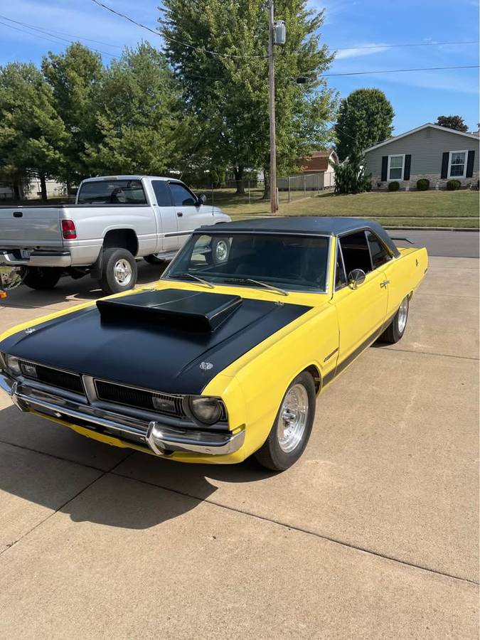 Dodge-Dart-1970-yellow