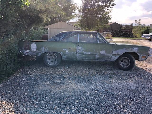 Dodge-Dart-swinger-1969-green-2