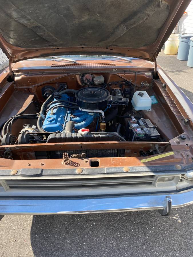 Dodge-Dart-swinger-1972-brown-12
