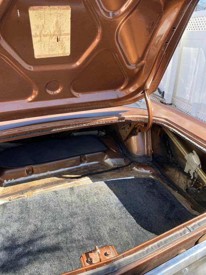 Dodge-Dart-swinger-1972-brown-16