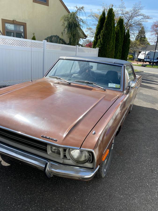 Dodge-Dart-swinger-1972-brown-21