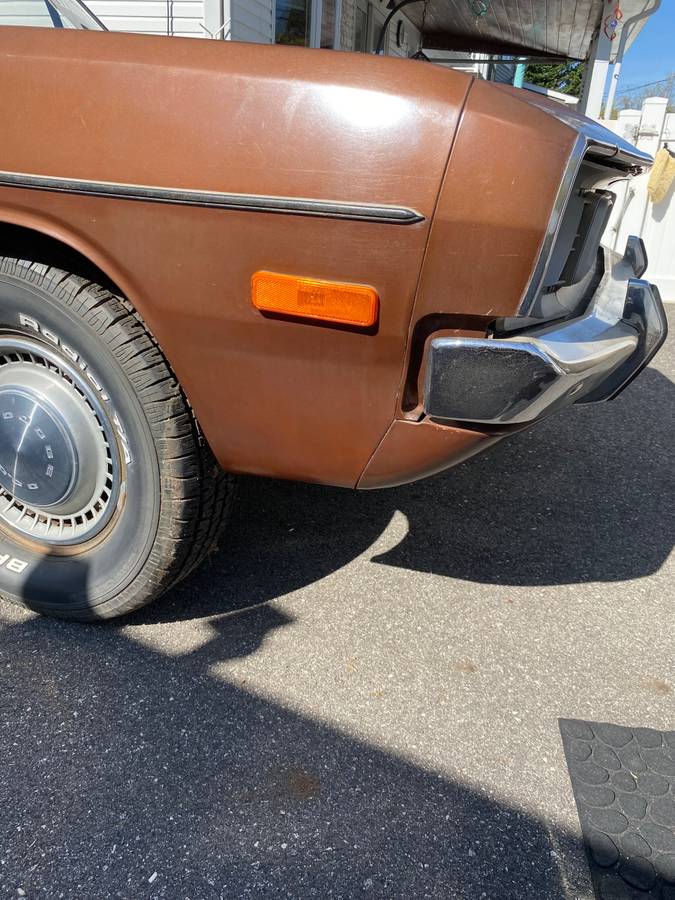 Dodge-Dart-swinger-1972-brown-23