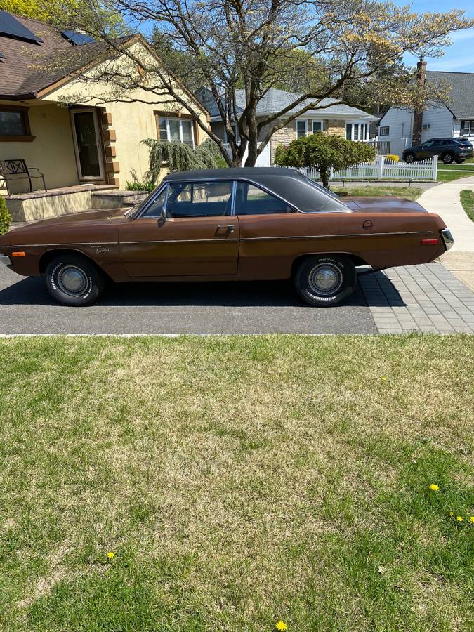 Dodge-Dart-swinger-1972-brown-3