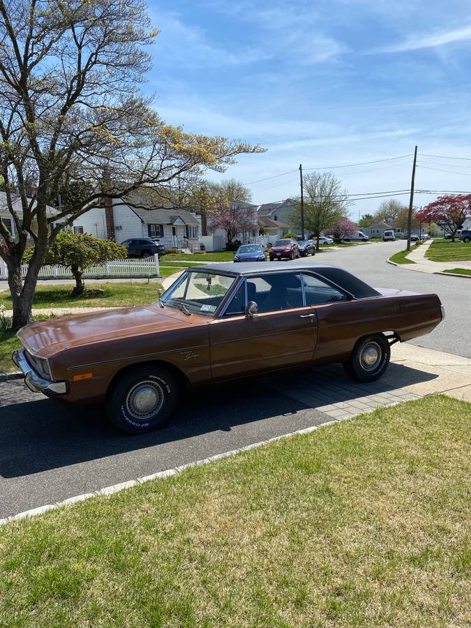 Dodge-Dart-swinger-1972-brown-4