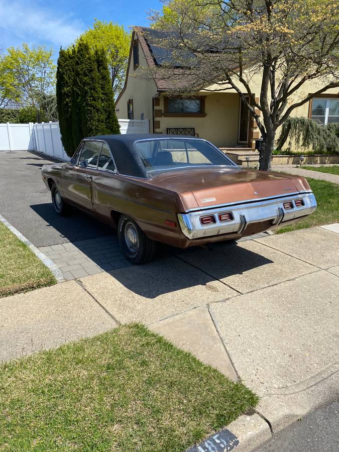Dodge-Dart-swinger-1972-brown-5