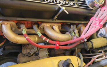 Dodge-Dart-swinger-340-4-speed-1970-yellow-12