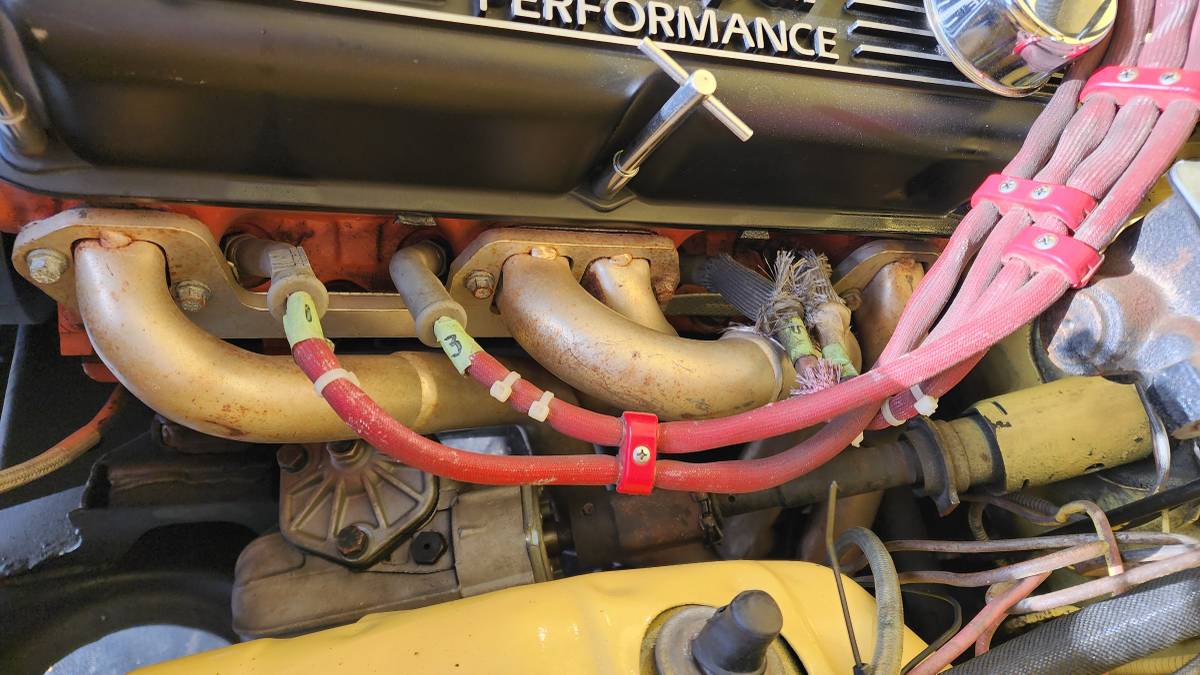 Dodge-Dart-swinger-340-4-speed-1970-yellow-12