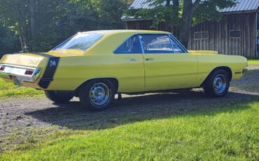 Dodge-Dart-swinger-340-4-speed-1970-yellow-16